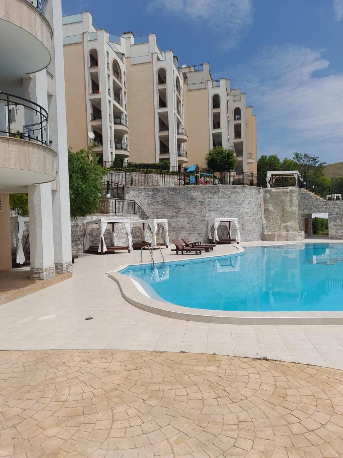 Queen'S Garden Balchik Apartment Екстериор снимка